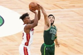 亚博体育-塔图姆重要时刻持续失利，加拿大队带队取胜！赢得满堂喝彩-亚博体育